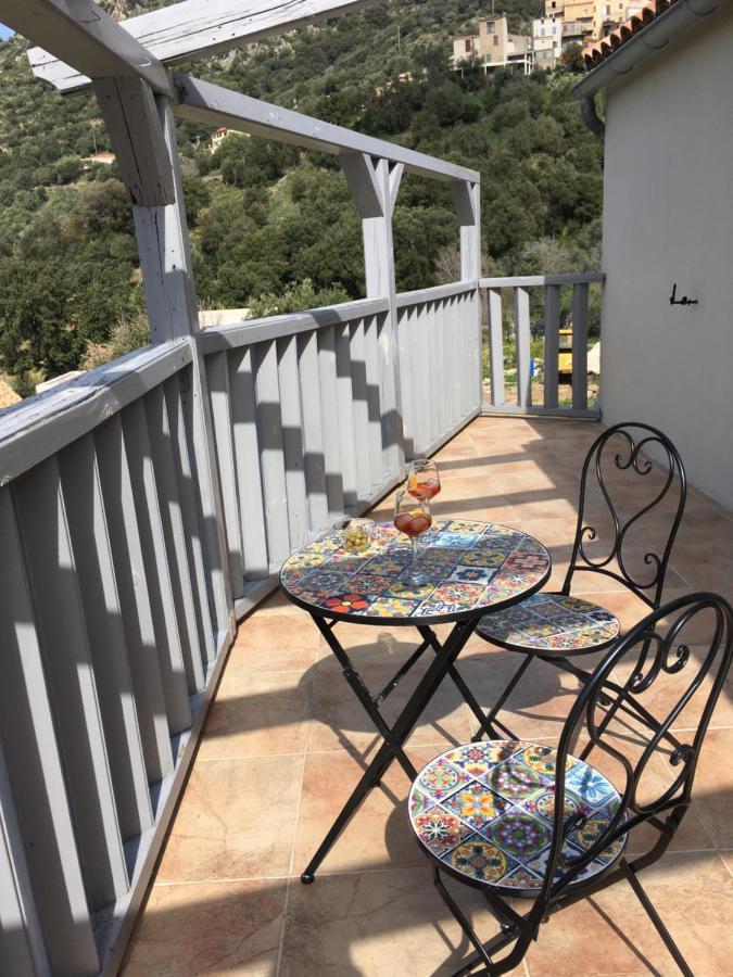 Zilia Casa Basgiu, Chambres Avec Balcon Et Table D'Hotes מראה חיצוני תמונה